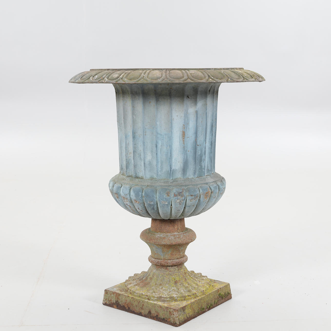 GARDEN URN, cast iron.