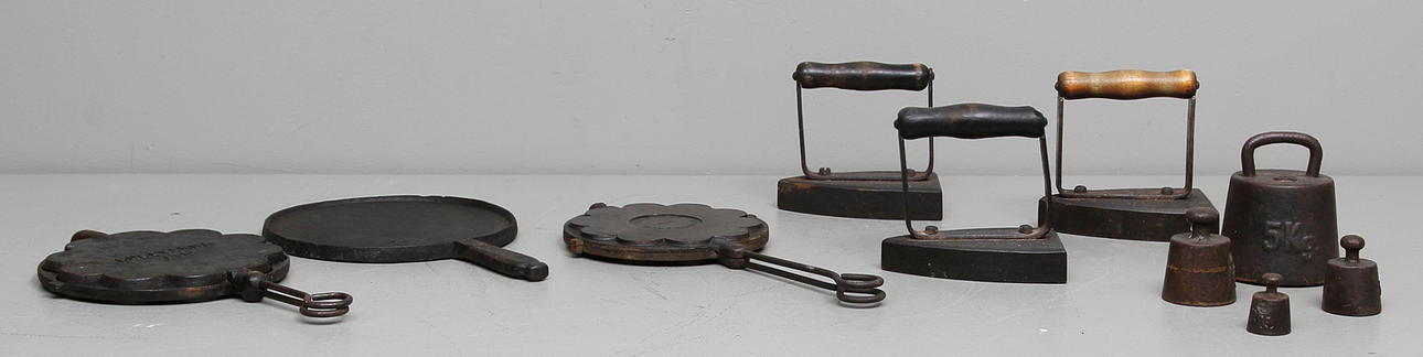 GJUTJÄRNSFÖREMÅL, 10 delar.