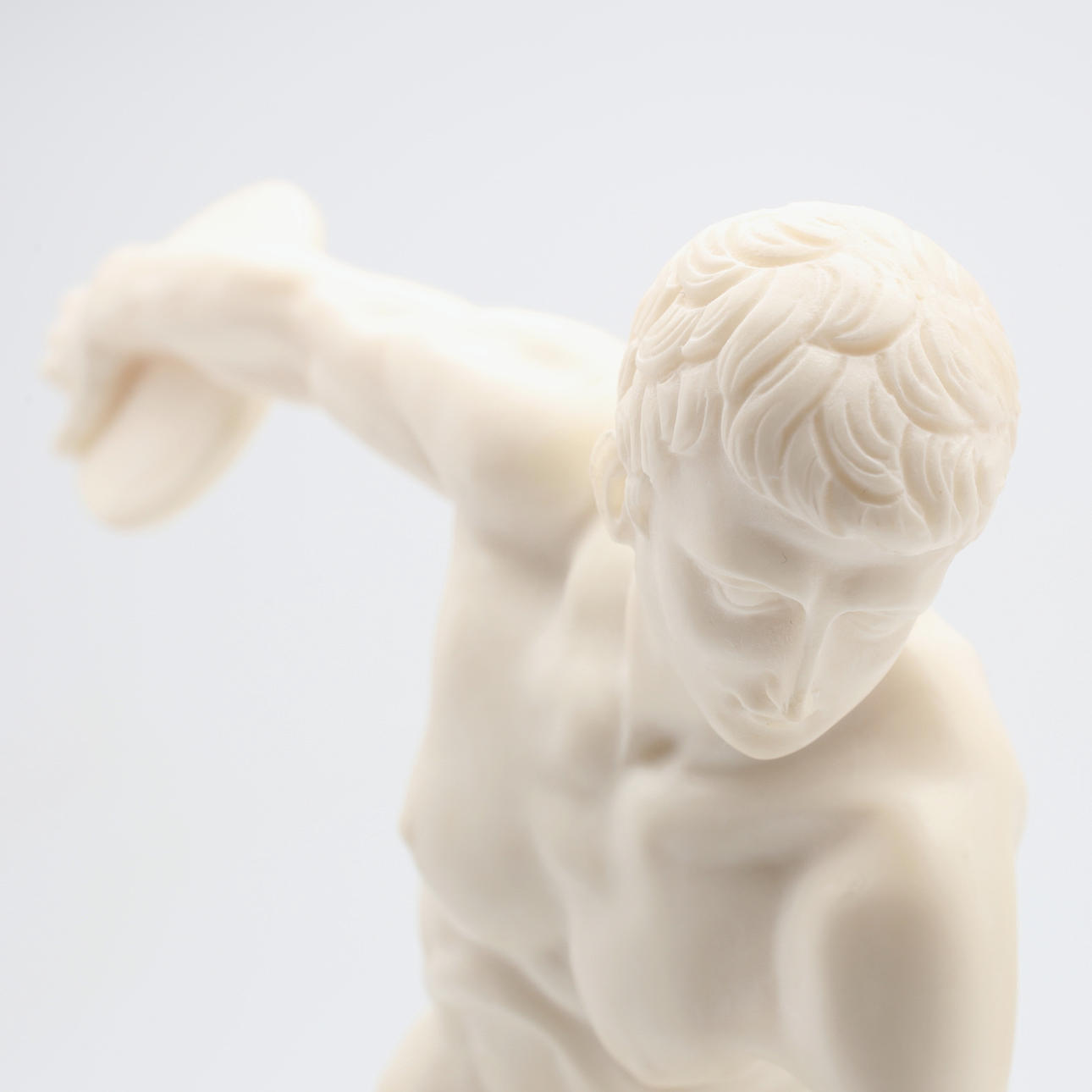 SKULPTUR, kunstmateriale, "Diskoskasteren", 20. århundrede.