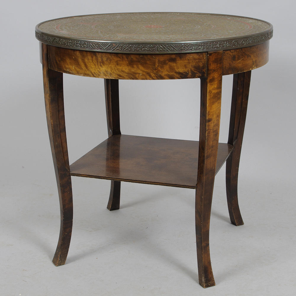 RÖKBORD, björk med mässingsskiva, 1900-talets första hälft.