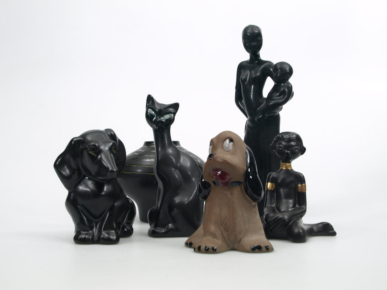 PARTI KERAMIKFÖREMÅL, 6 delar, bland annat Lillemor Mannerheim, Uppsala-Ekeby.