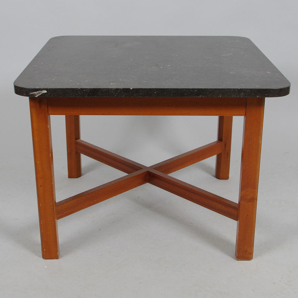 LAMPBORD, mahogny med stenskiva, sent 1900-tal.