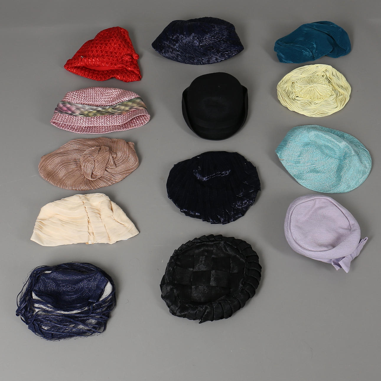 PARTI HATTAR. 13 st, 1940-, 50-, 60-tal.