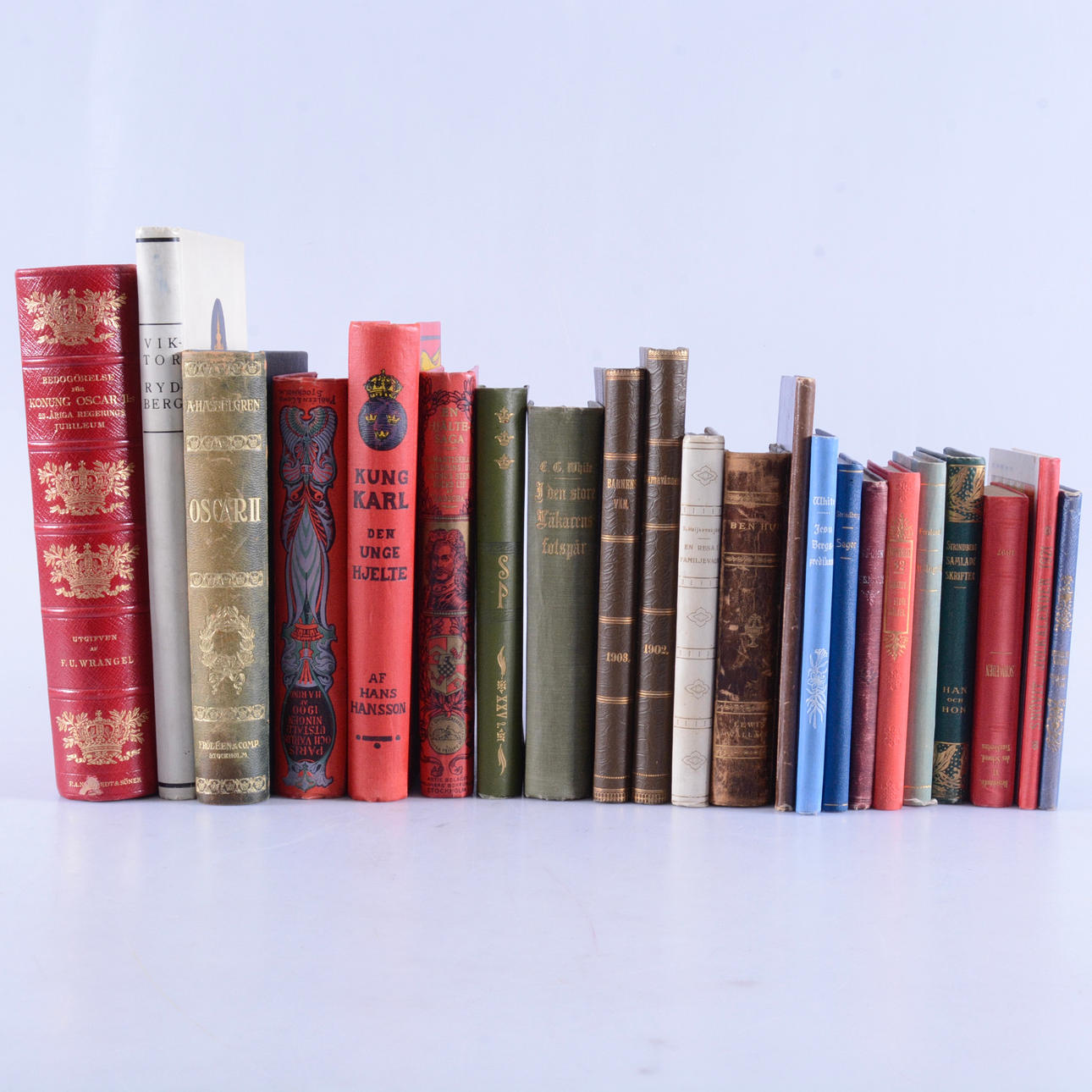 STORT PARTI BÖCKER, en låda.