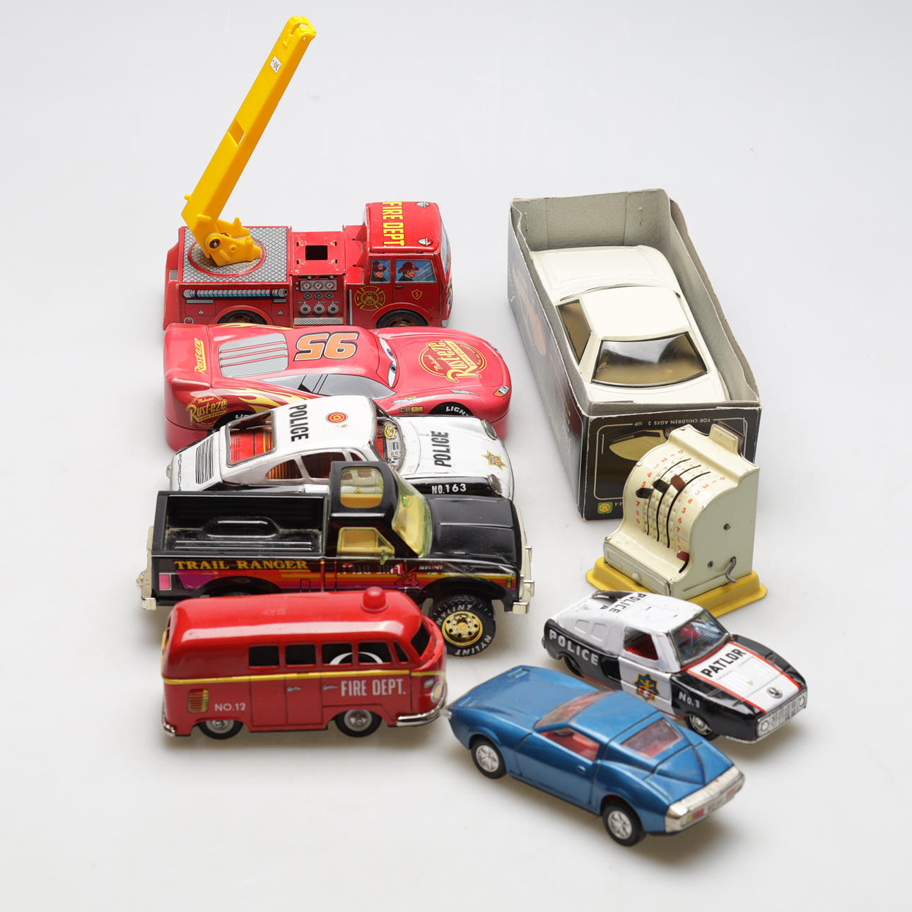 PLÅTBILAR & PLÅTLEKSAKER, 1900-tal.