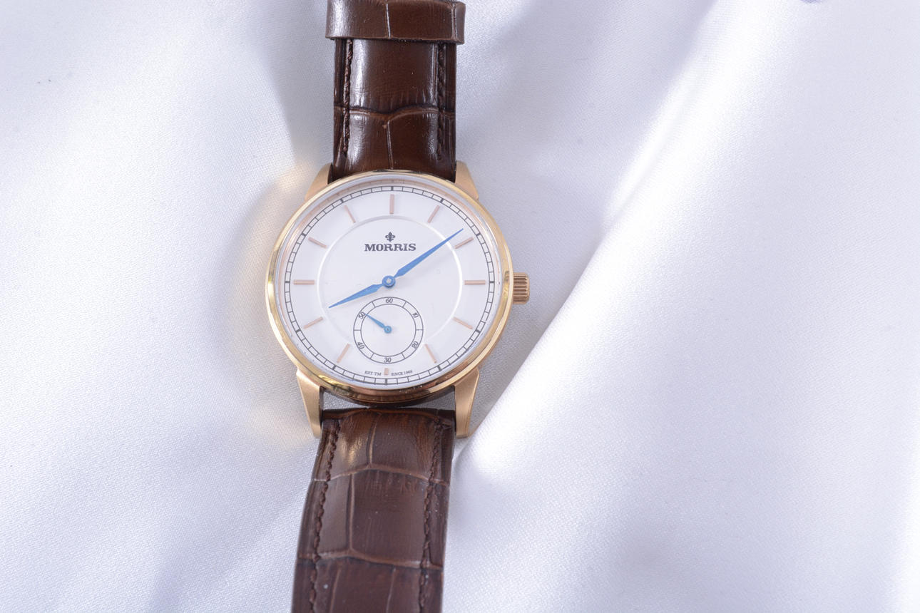 HERRARMBANDSUR, Morris.