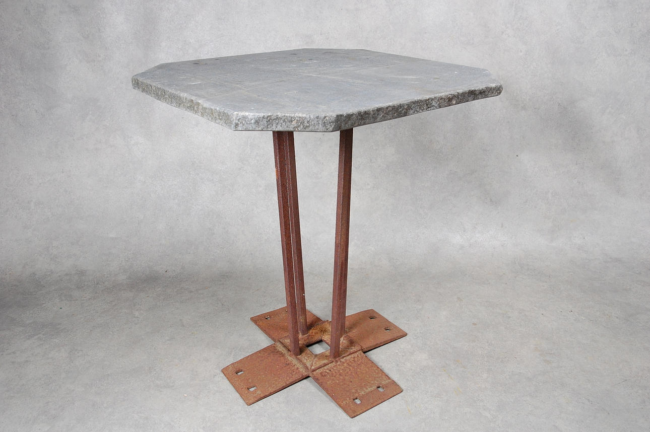 TRÄDGÅRDSBORD, med stenskiva.