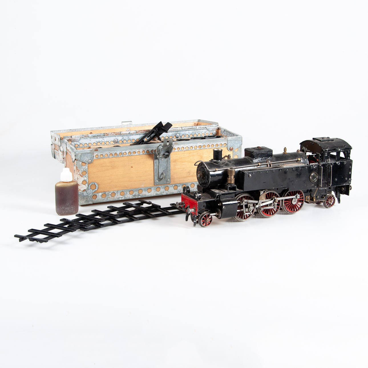 MODELO DE LOCOMOTORA DE VAPOR. hecho en casa.