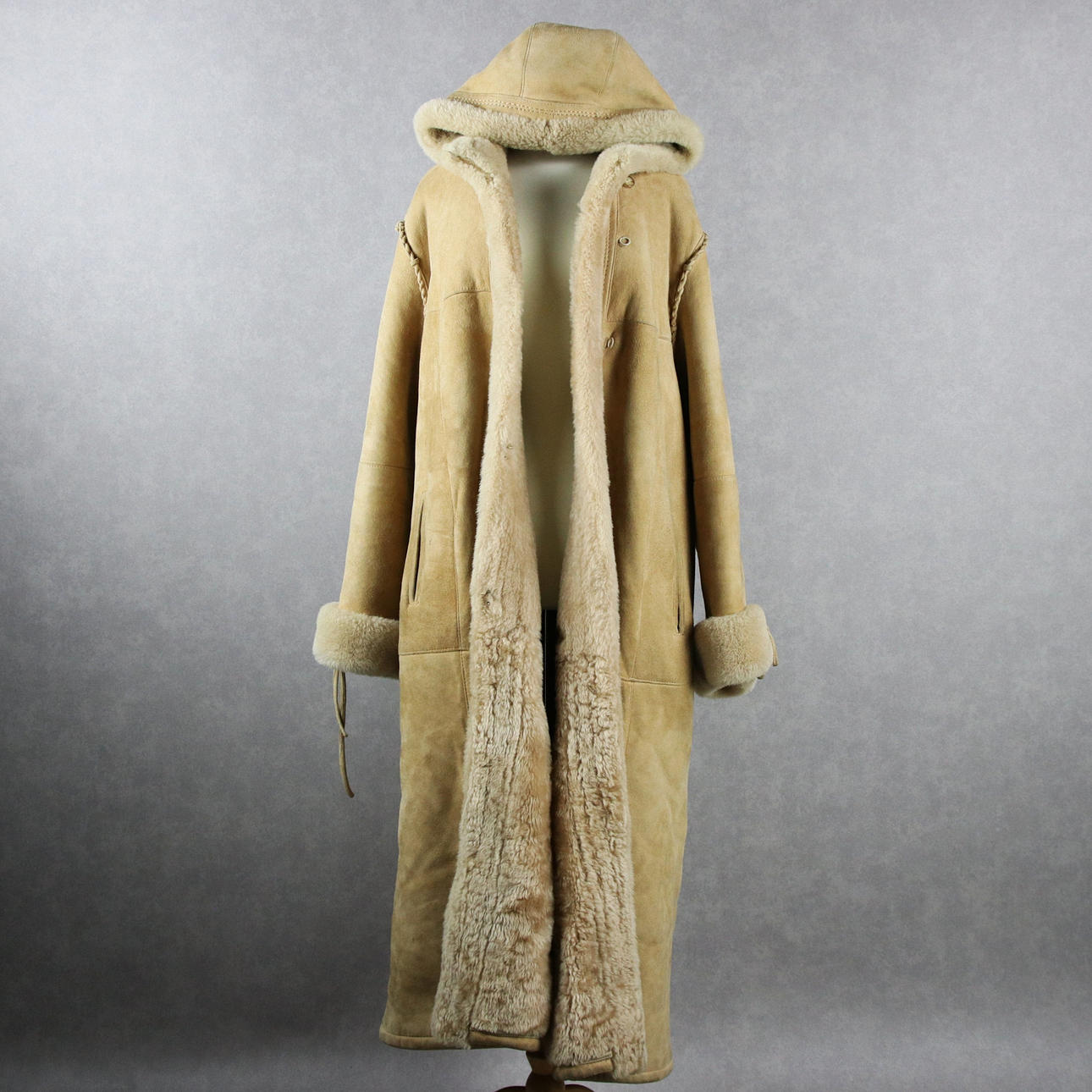 FÅRSKINNSPÄLS, dam 40-42, Finland.