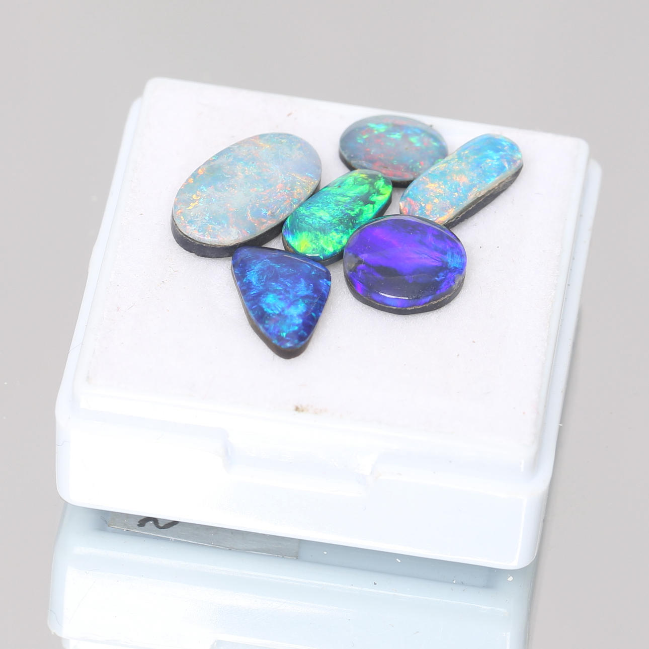 OPAL, Australien, 6 stk, ca. 5,75 ct.