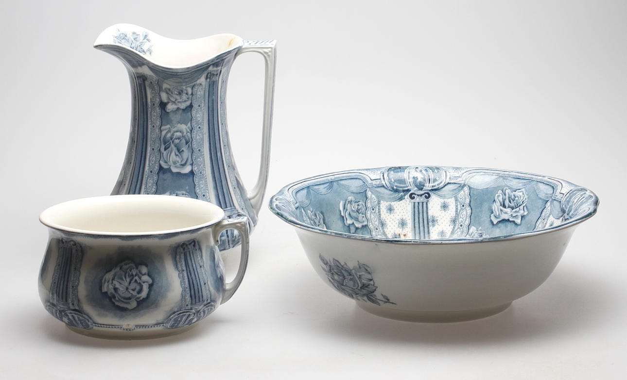 TVÄTTSERVIS, 3 delar, flintgods, "Alhambra", J&G Maekin, Hanley, England.