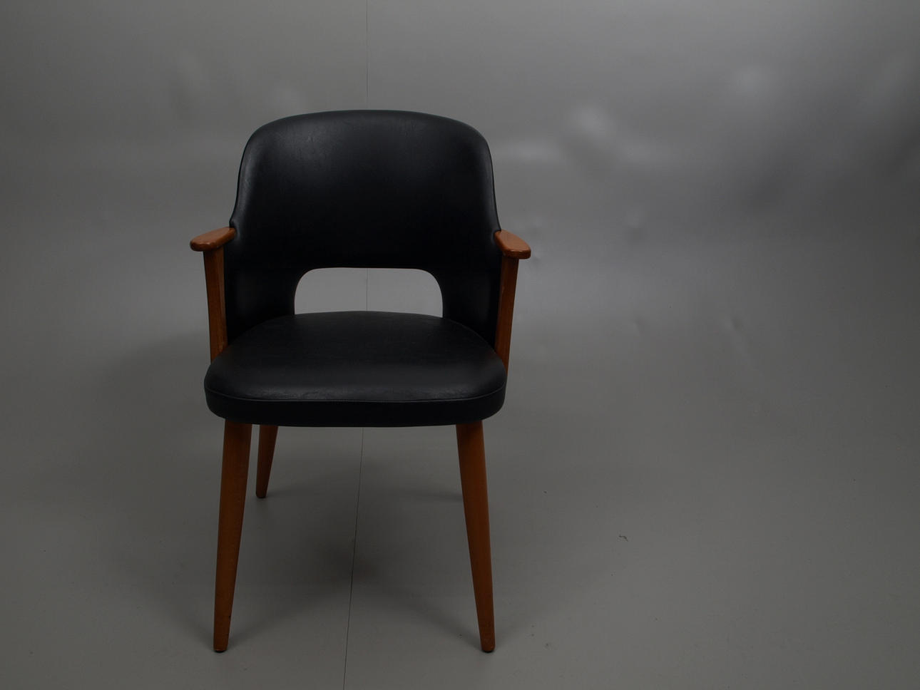 KARMSTOL, svart galon, 1950-60-tal.