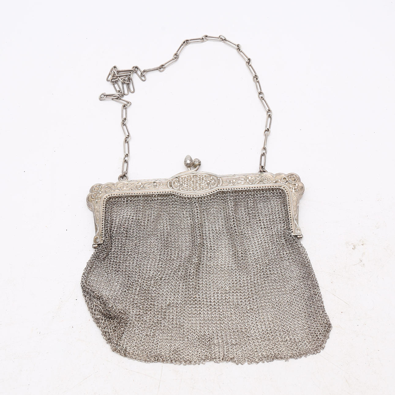 Silver mesh bag, circa 1925.