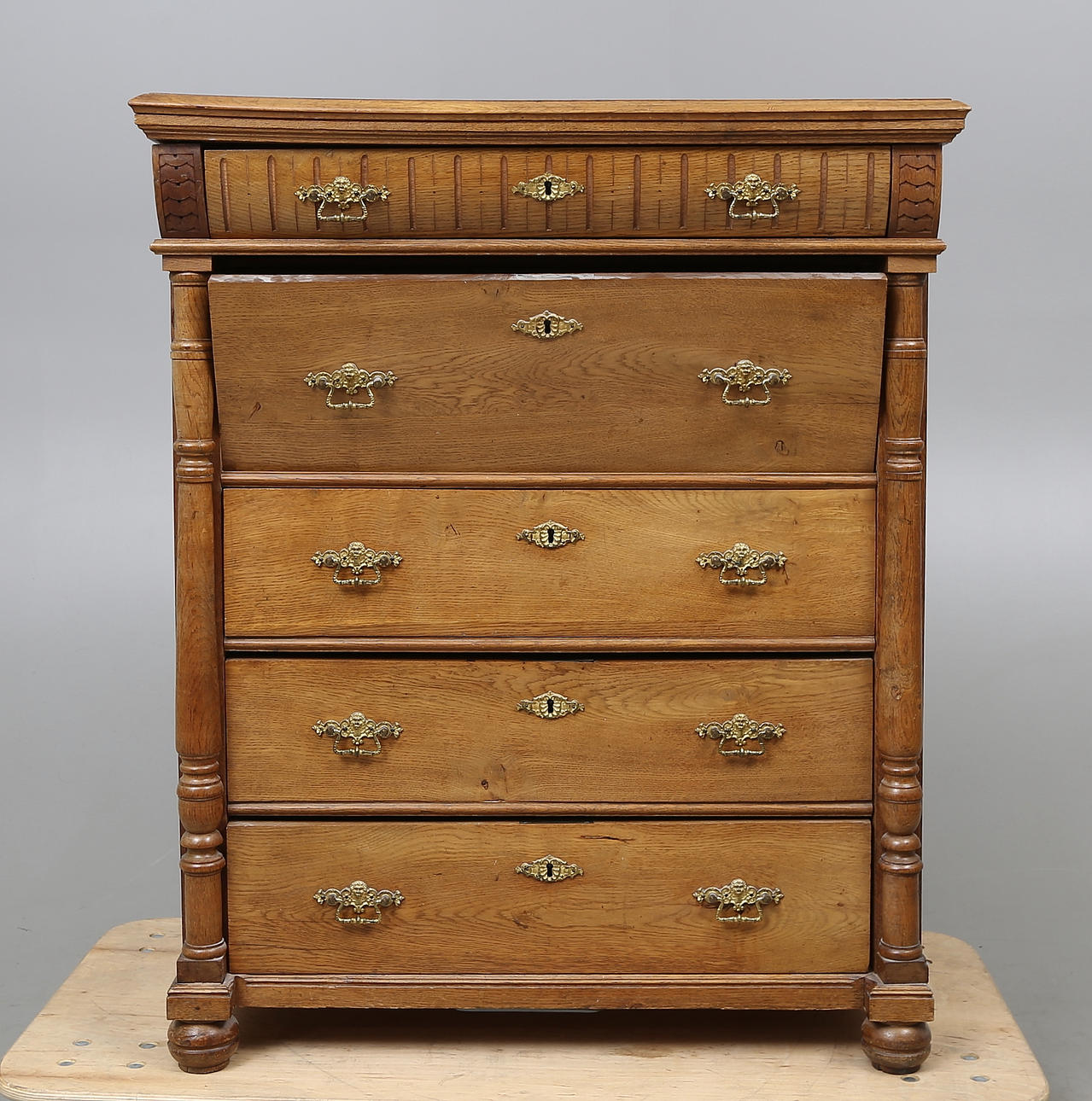 BYRÅ, sk snäppare, nyrenässans, sent 1800-tal.