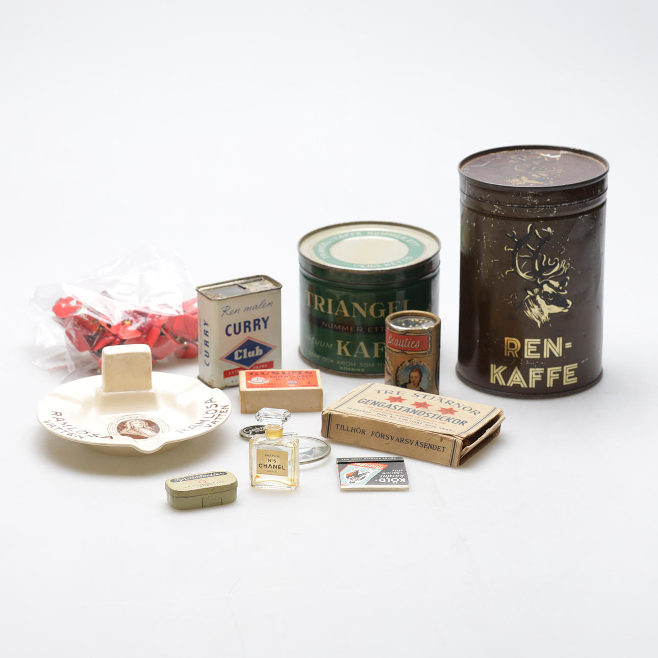WERBEOBJEKTE, u.a. Chanel, Gusums, Triangle Coffee & Frameless.