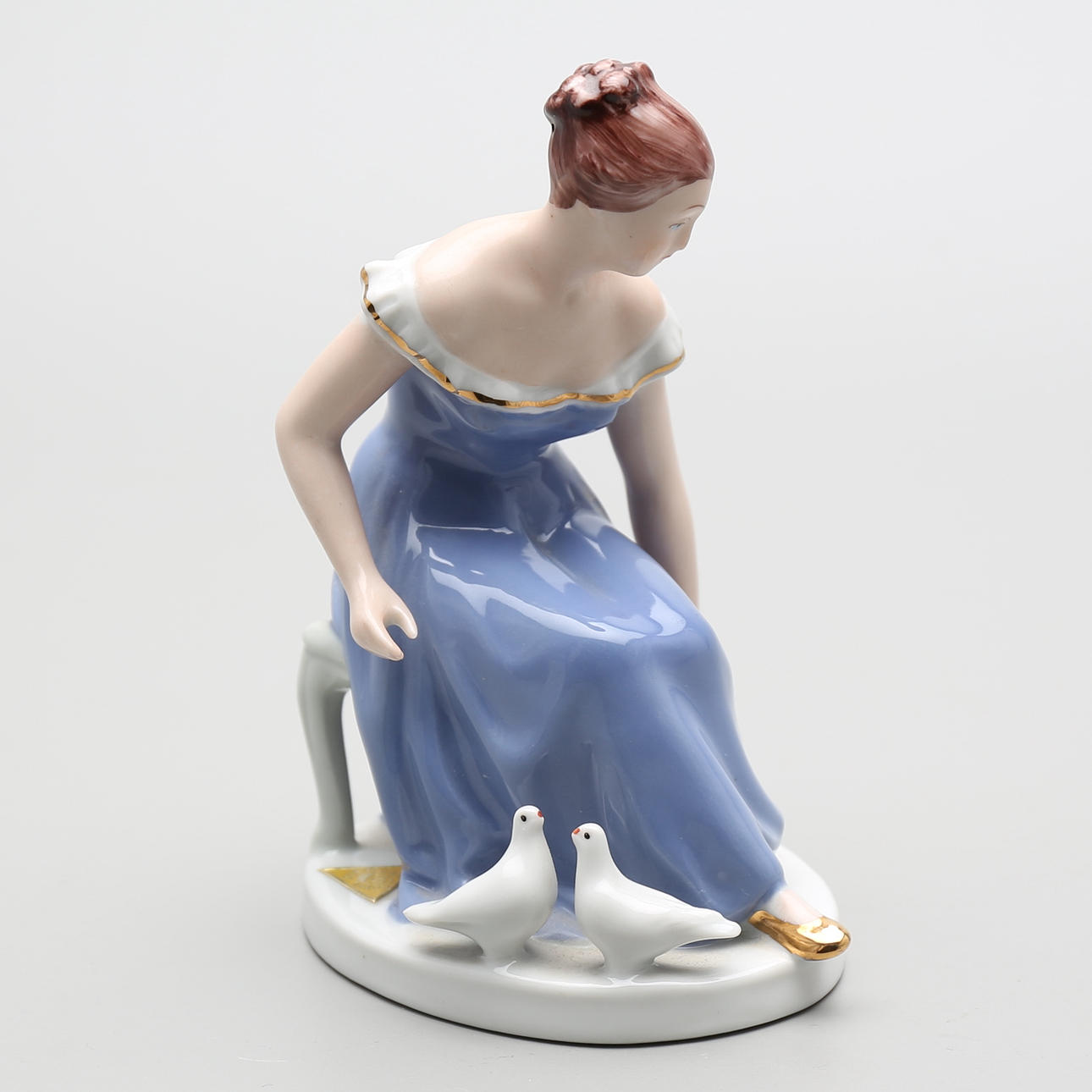 FIGURIN, porslin, kvinna med duvor, art deco, Royal Dux.