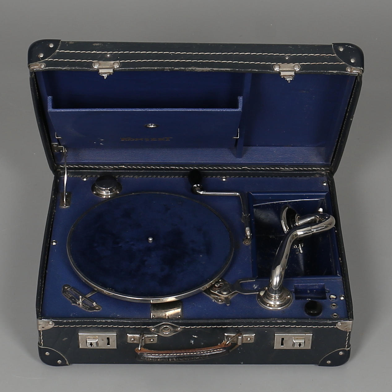 RESEGRAMMOFON. 1900-talets första hälft.