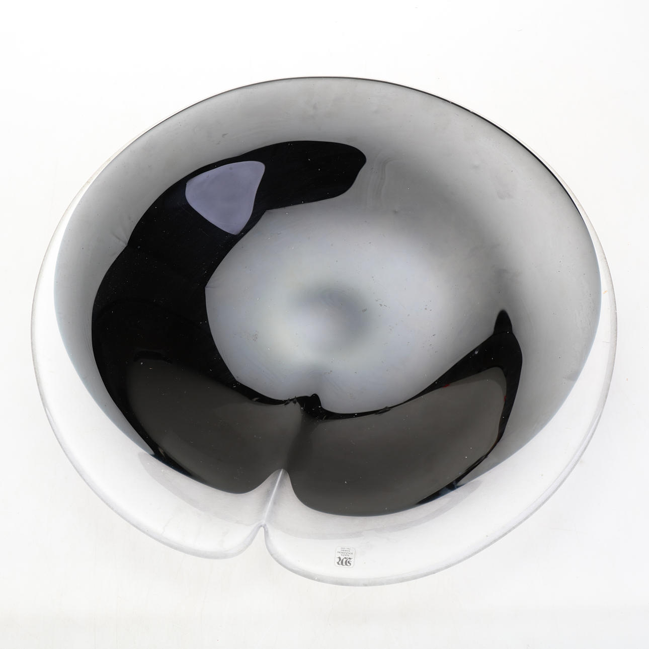 MATS JONASSON. Fad, glas, "Sort magi", Målerås.