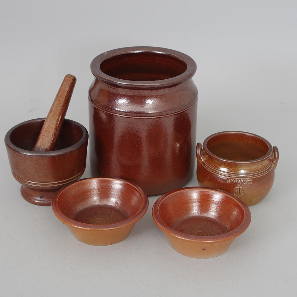 2 KRUS, MORTEL SAMT 2 SKÅLAR, keramik, Yngve Blixt Höganäs.