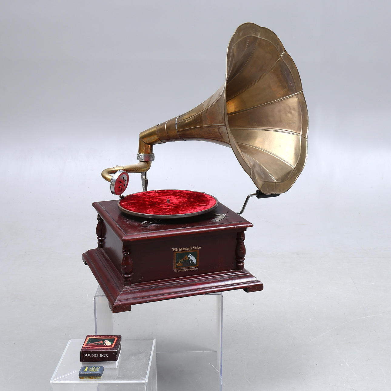 FUNNEL GRAMOPHONE, reproduction, 20th century.