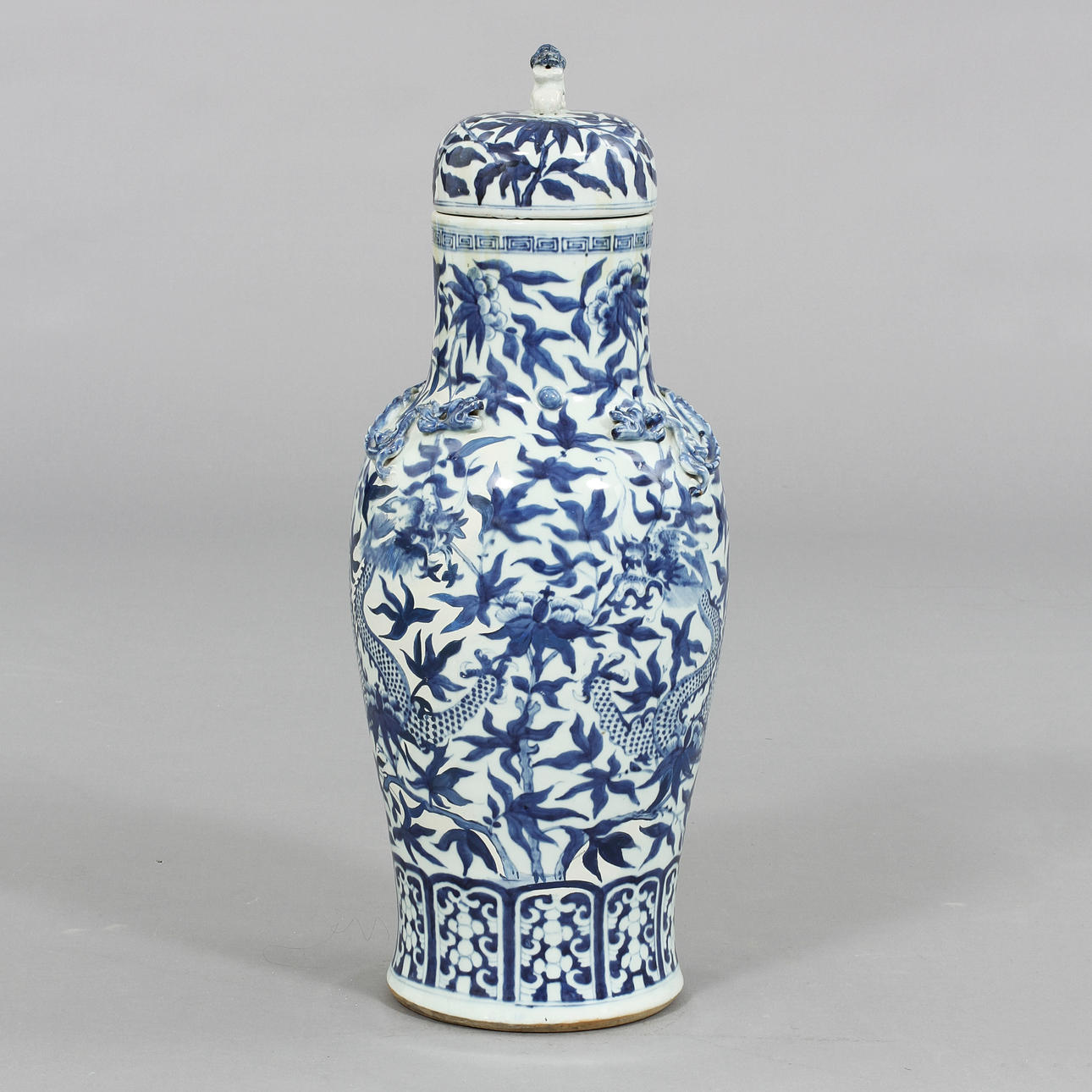 LOCKURNA, porslin, Kina, 1800-tal.