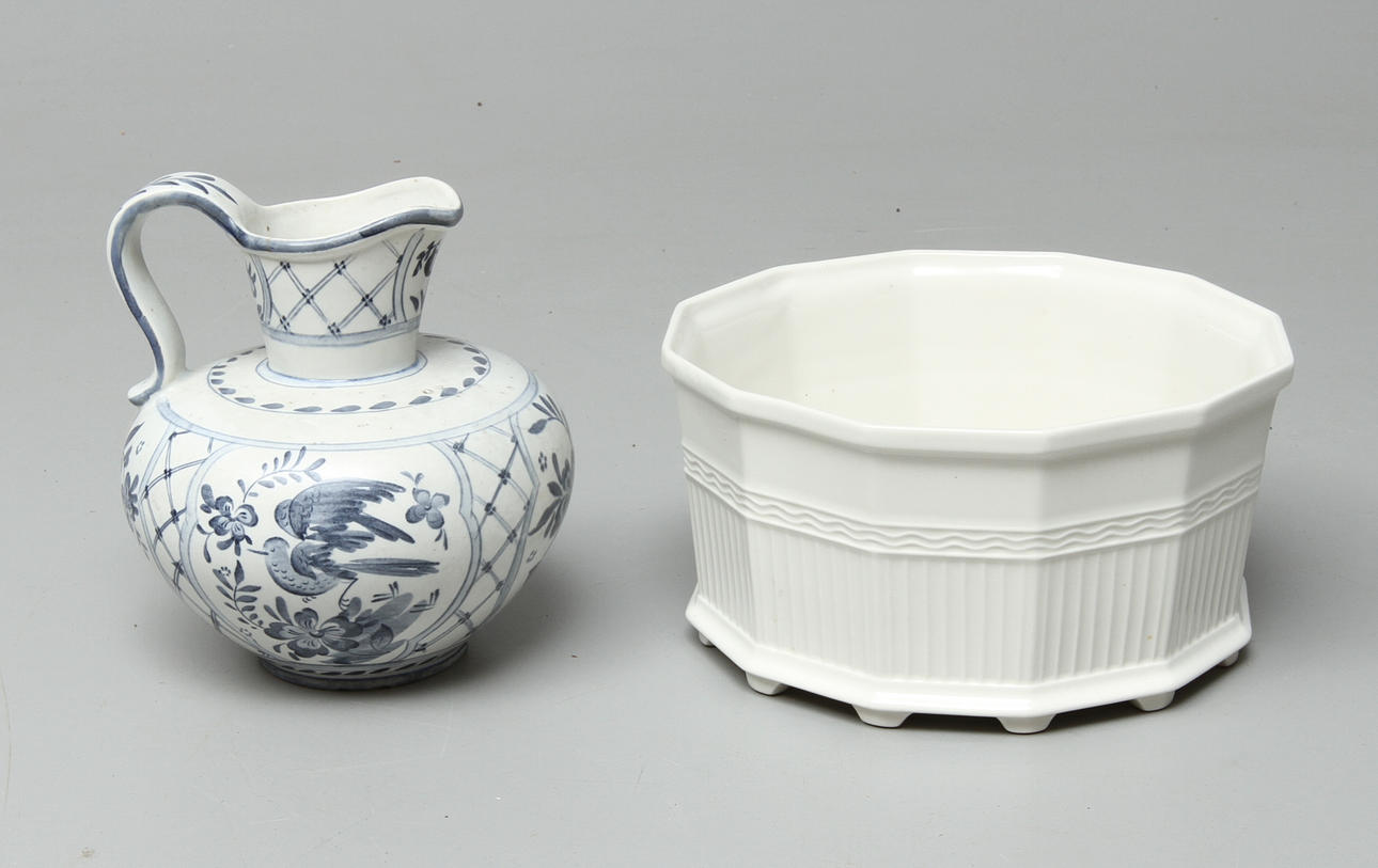 KANNA, Irma Claesson, Rörstrand. YTTERFODER, Waldermarsudde, Gustavsberg.