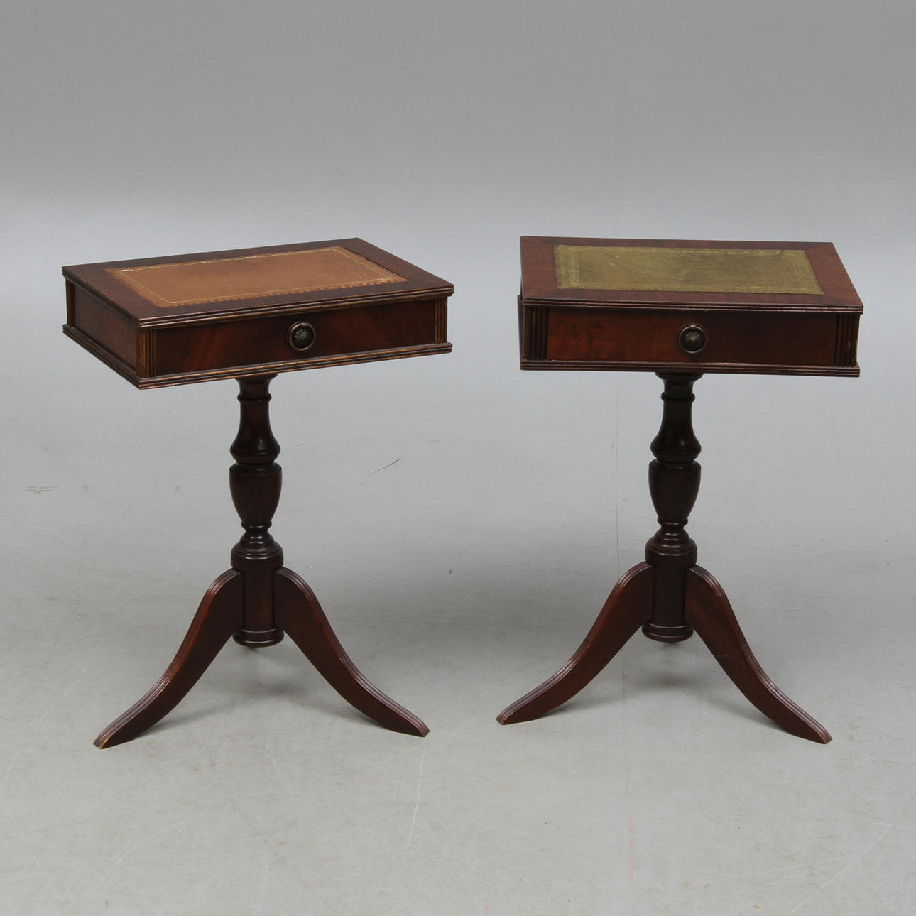 LAMPBORD, 1 par, engelsk stil, 1900-talets andra hälft.