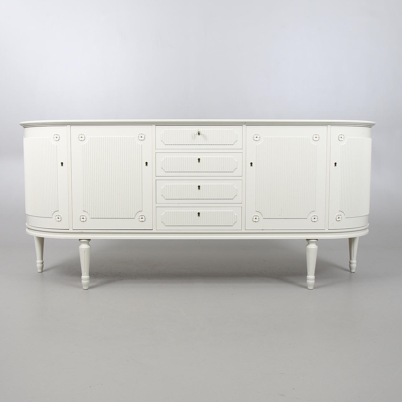 SIDEBOARD, Gustaviansk stil. 1900-talets mitt.