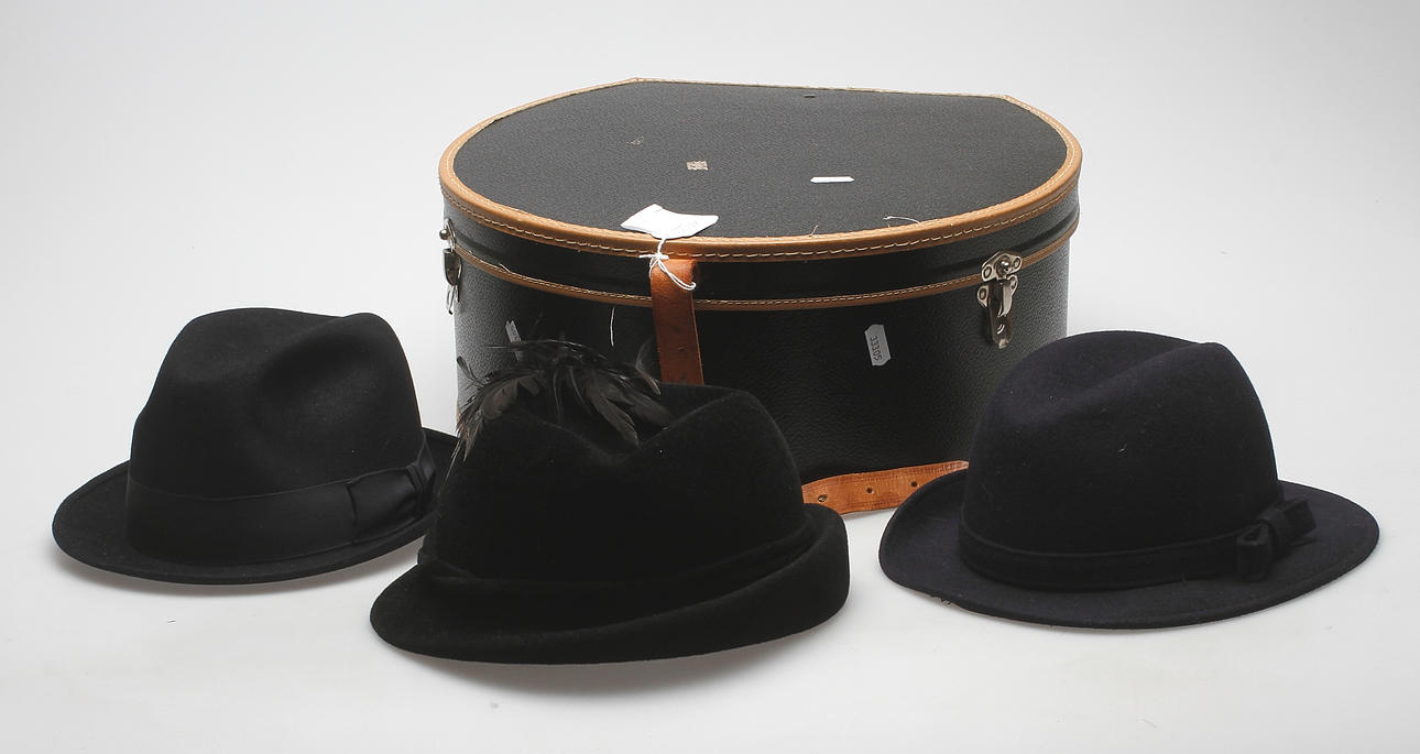 HATTAR samt HATTASK, dam och herr. Bland annat Brunschwig och Christys' London.