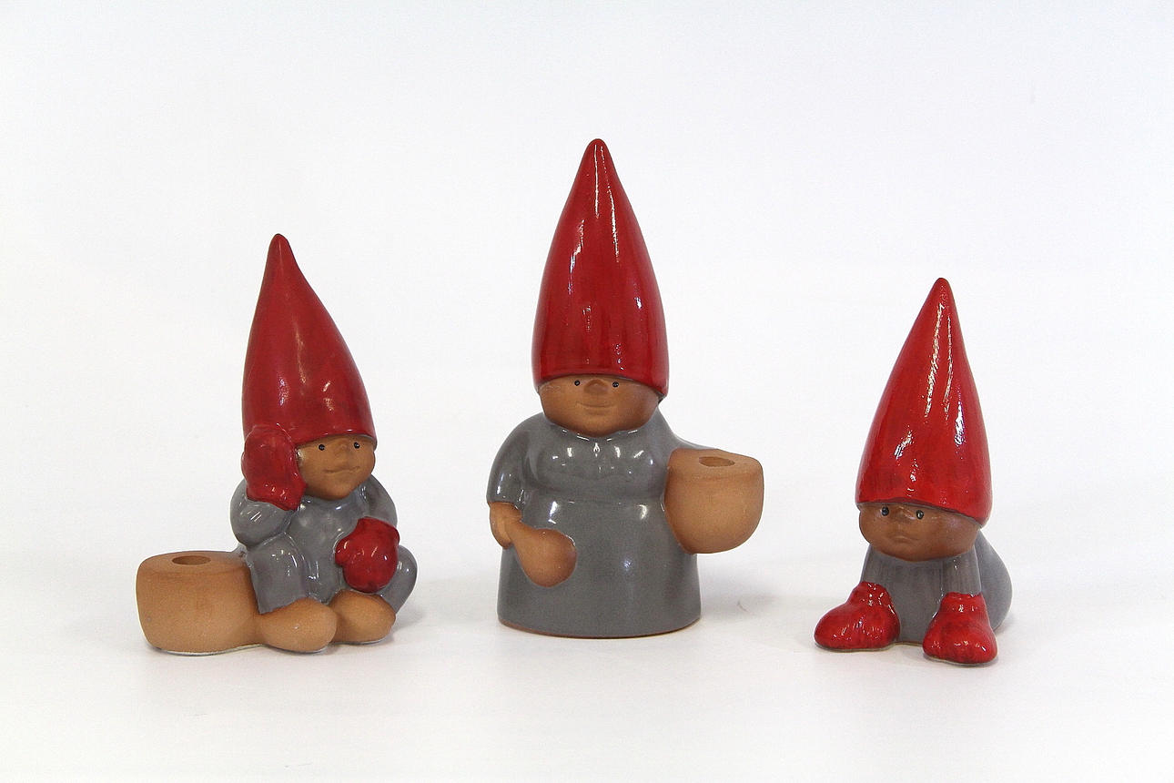 LISA LARSSON. tomtar, 3 st, keramik.