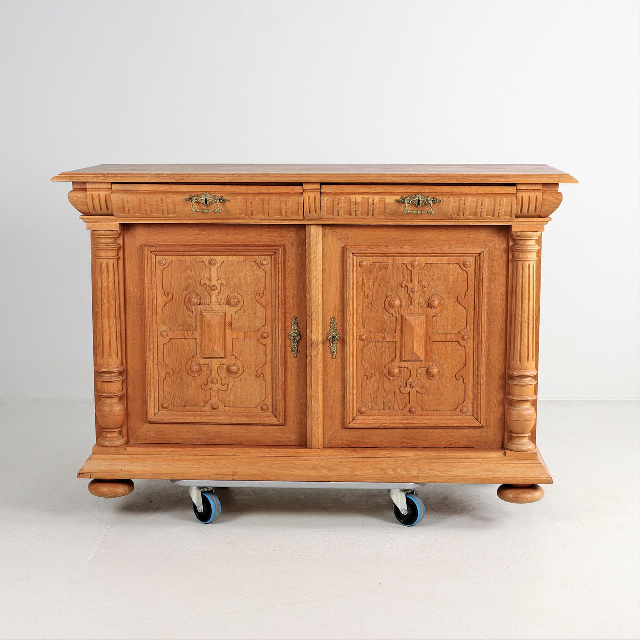 SERVERINGSSKÅP, ek, sekelskiftet 1900.