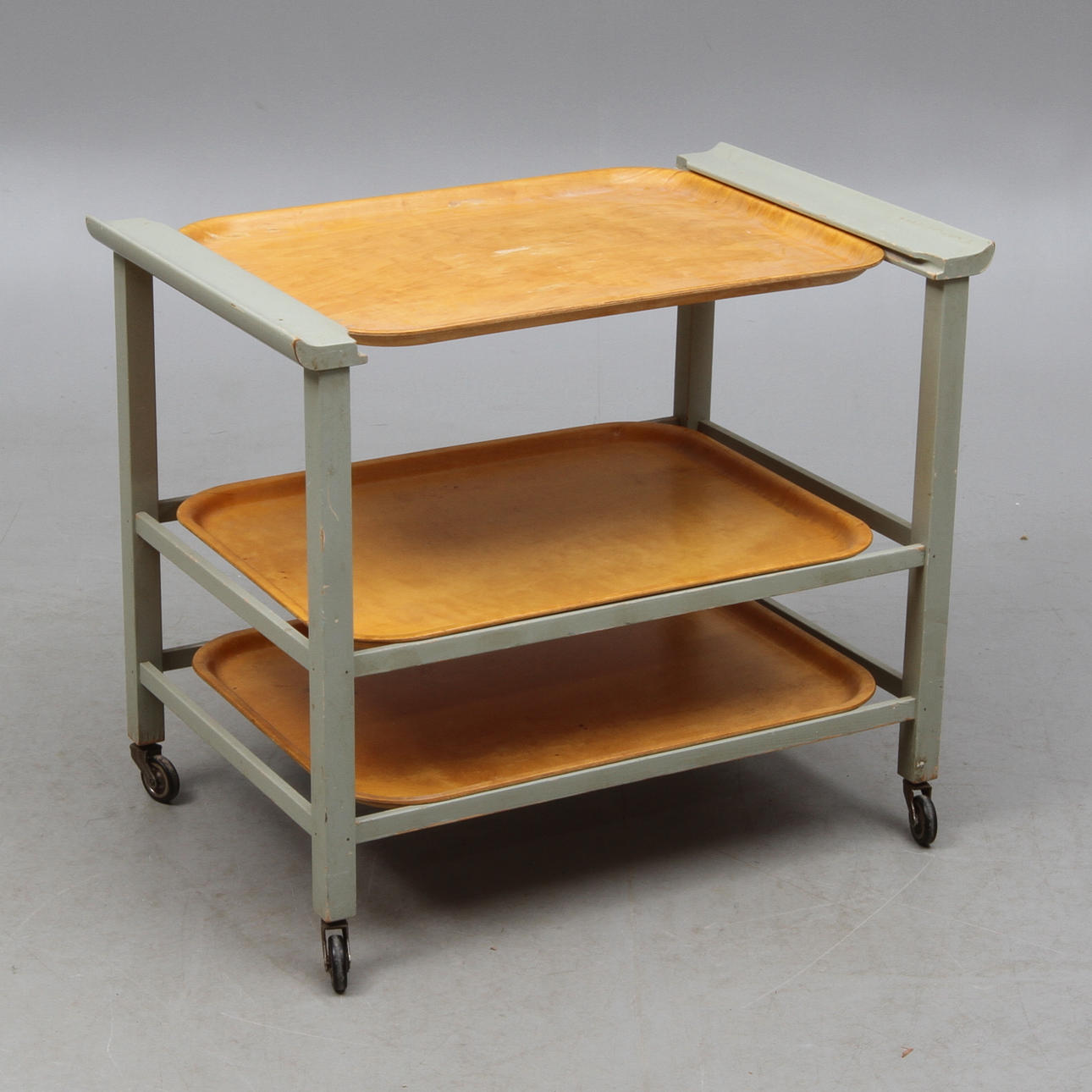 SERVERINGSVAGN med lösa brickor, 1900-tal.