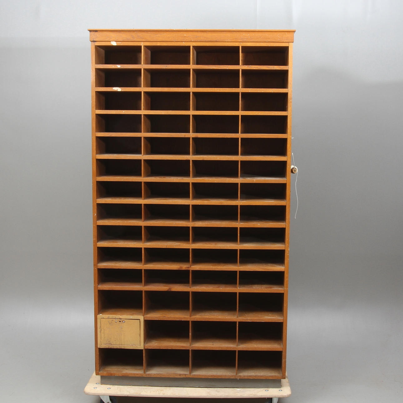 POSTSORTERINGSHYLLA, 1900-talets första hälft.