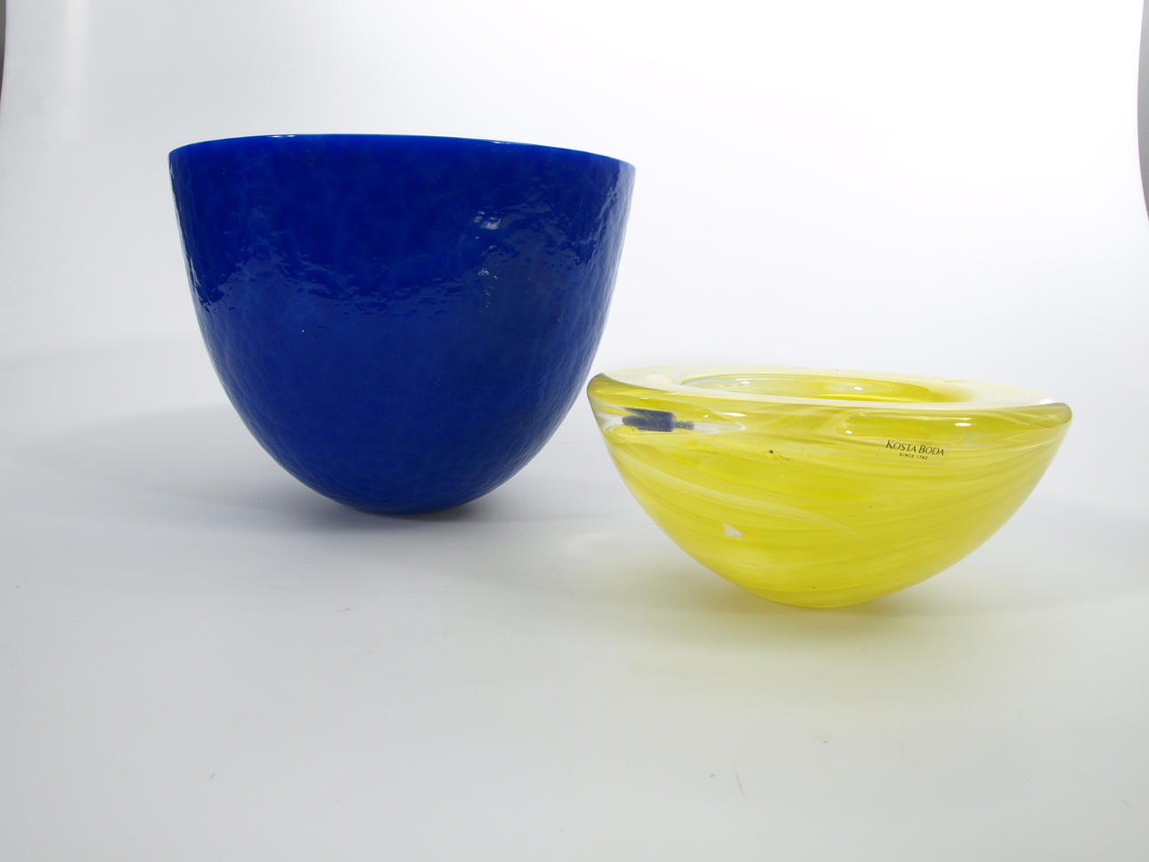 SKÅLAR, glas, 2 stycken, Kosta Boda och Målerås.