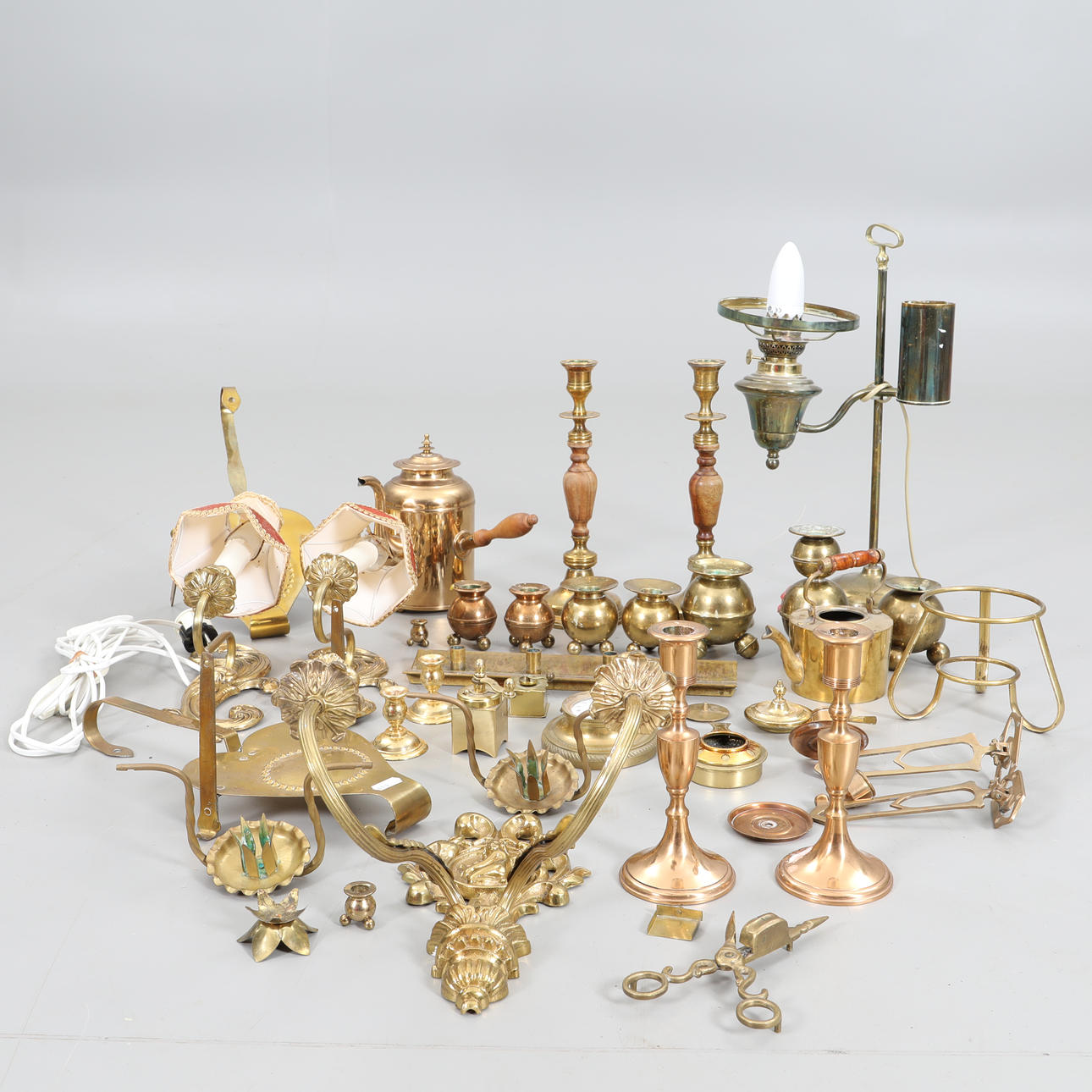 LATÓN/MINERAL, Lote 1900.