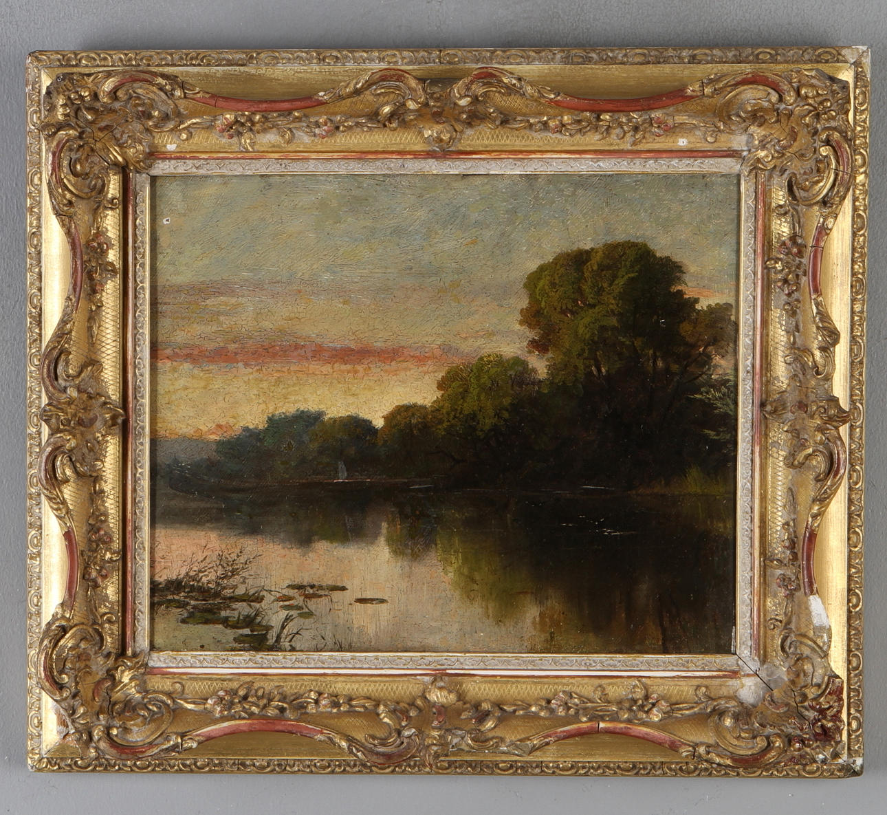 OIDENTIFIERAD KONSTNÄR. Insjölandskap, olja på pannå, osignerad.