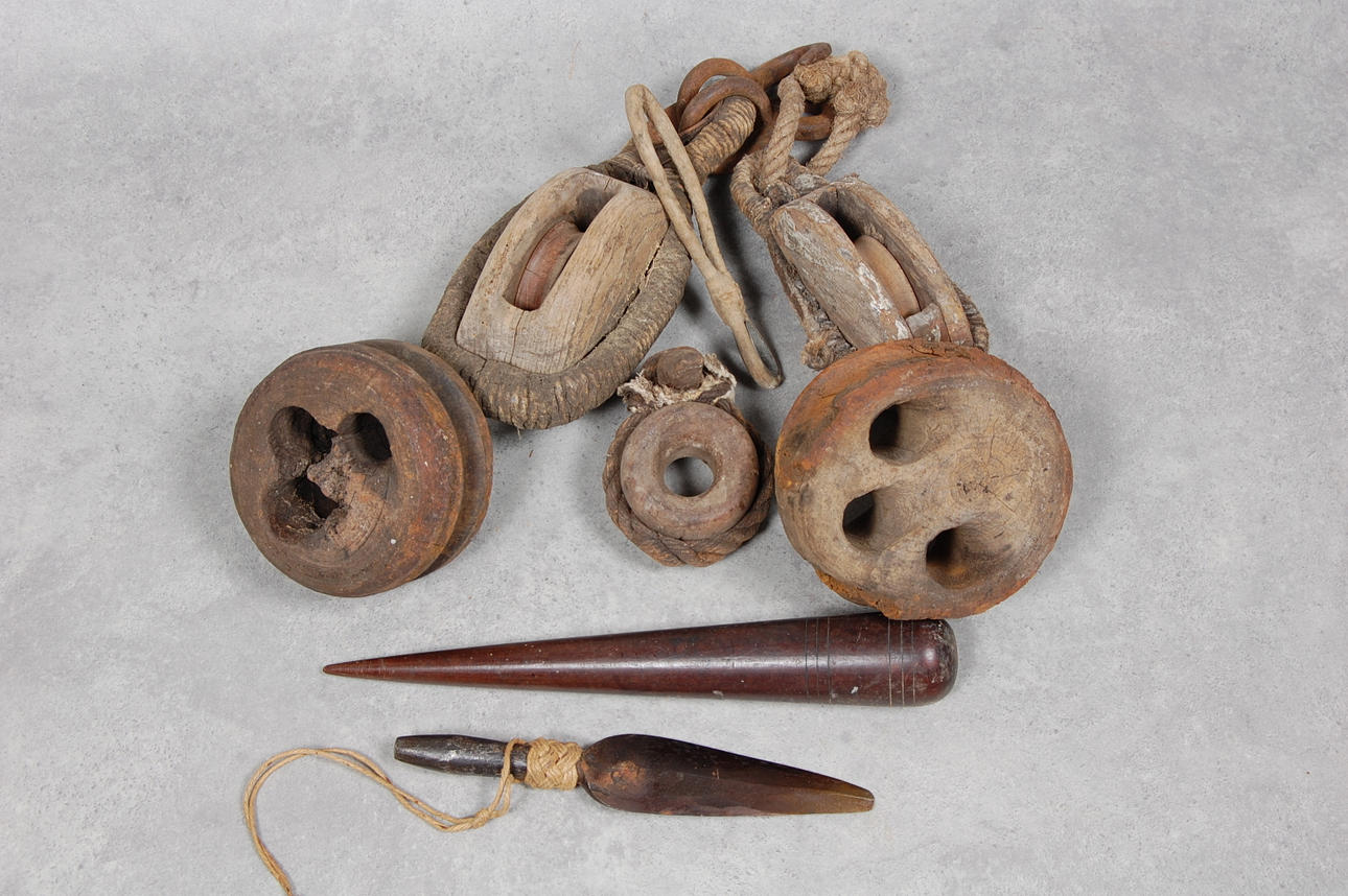 SEGELFARTYGSUTRUSTNING, 8 delar, 17-1800-tal.