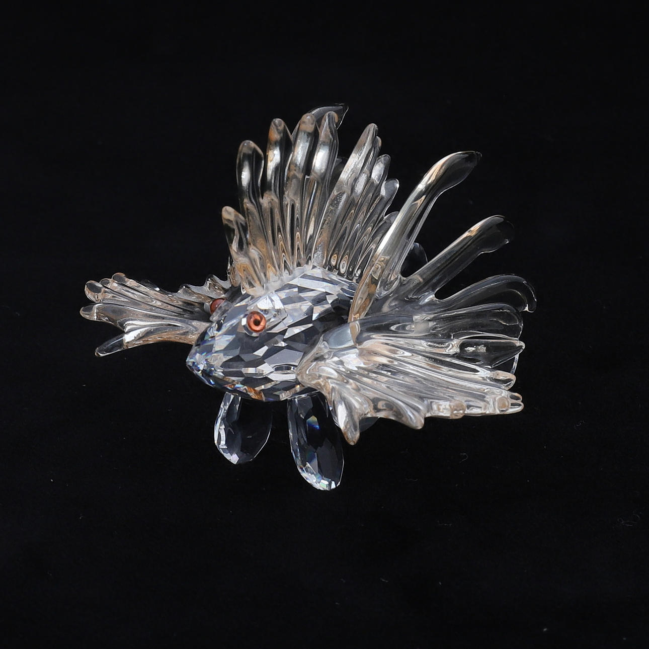 SWAROVSKI: LEJON FISK.