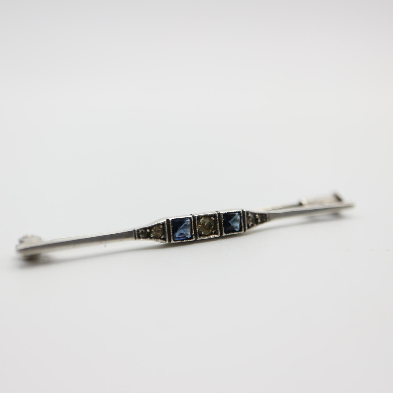 ART DECO BROSCHE SILBER.