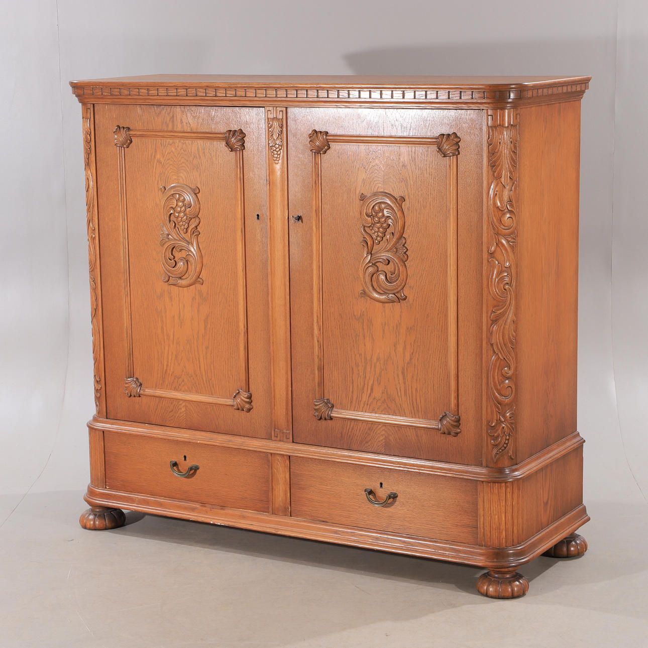 MUEBLE DE COMEDOR, roble, años 30/40.