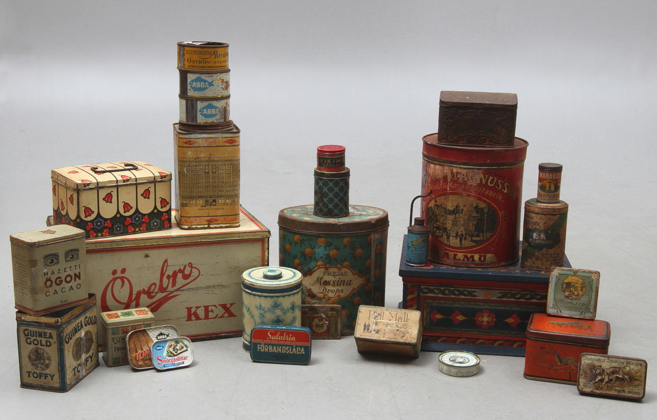 PARTI PLÅTBURKAR, ca 26 st.