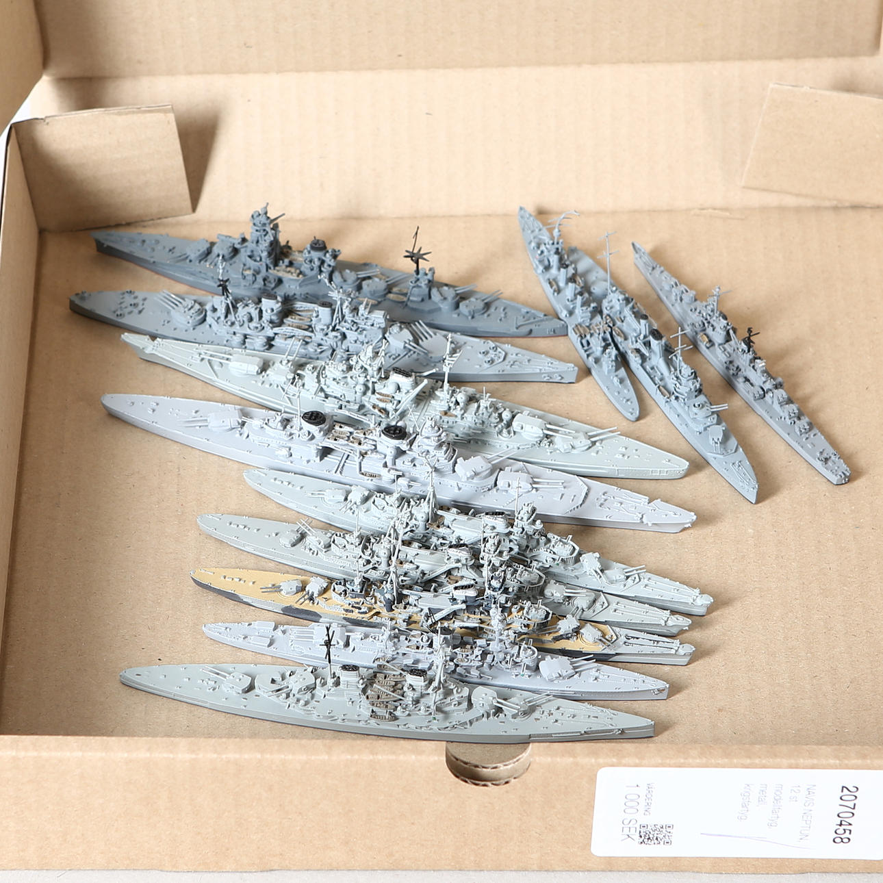 NAVIS NEPTUN, 12 model ships, metal, warships.