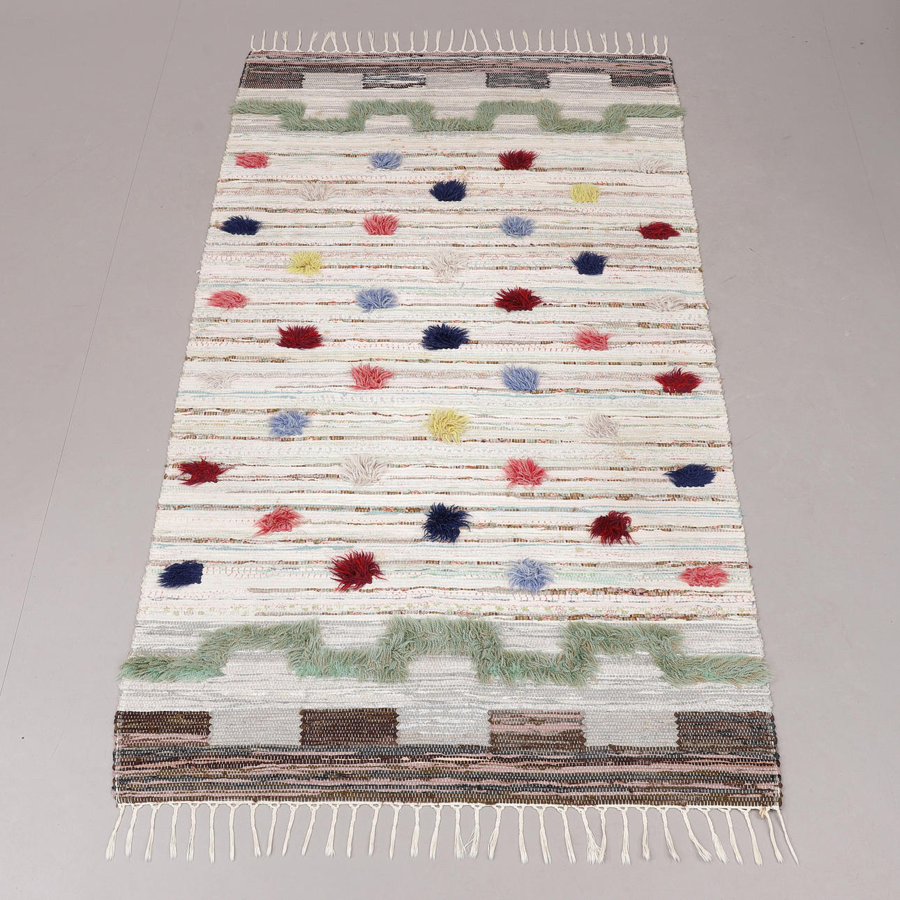 Flickenteppich, 222 x 125 cm.