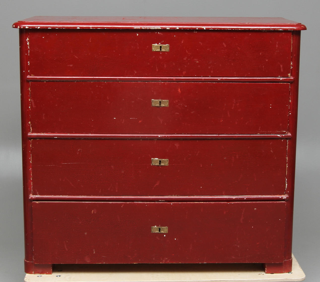 BYRÅ, röd, 1800/1900-tal.