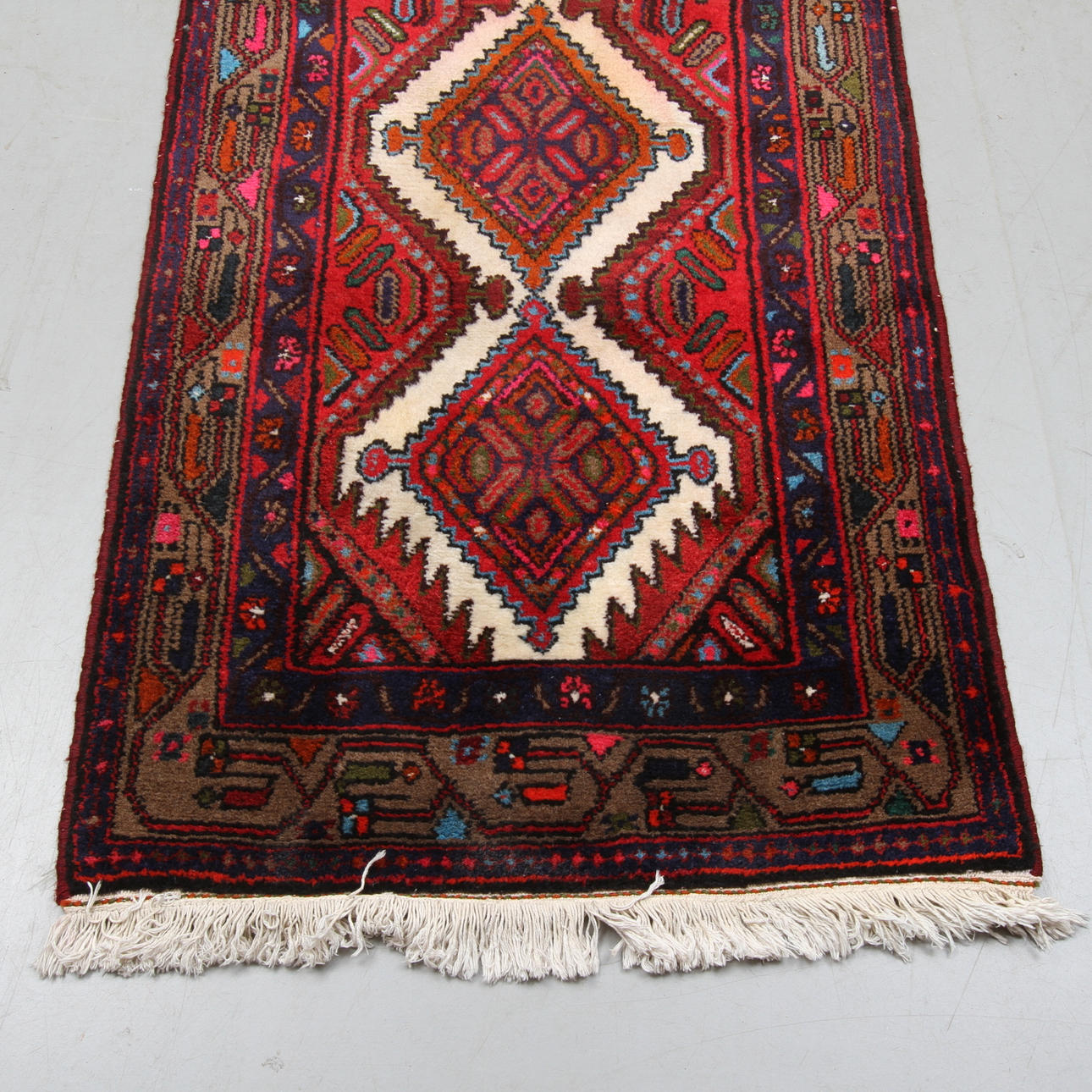 MATTA, galleri, orientalisk, ca 310 x 79 cm.
