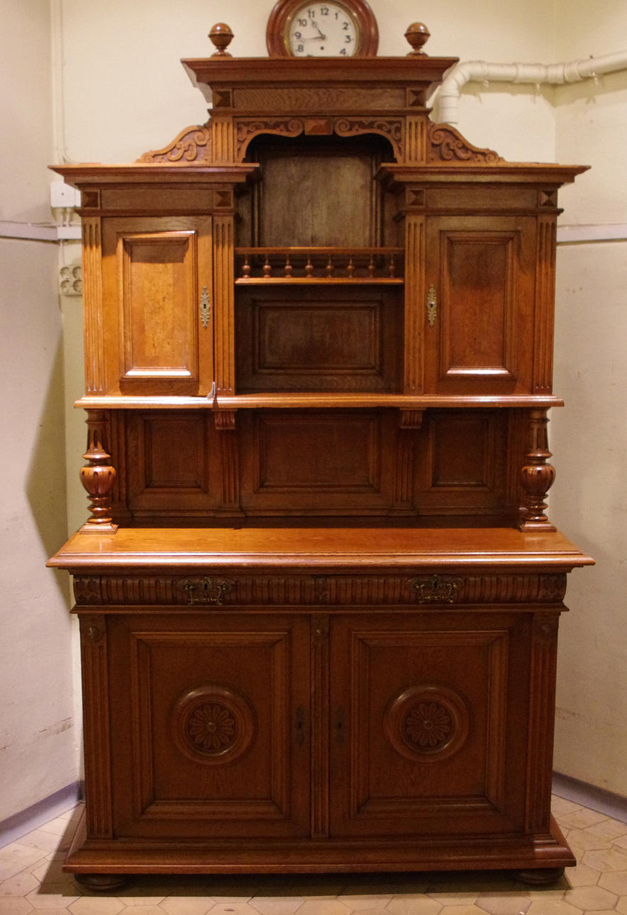 MATSALSSKÅP, ek, nyrenässans.