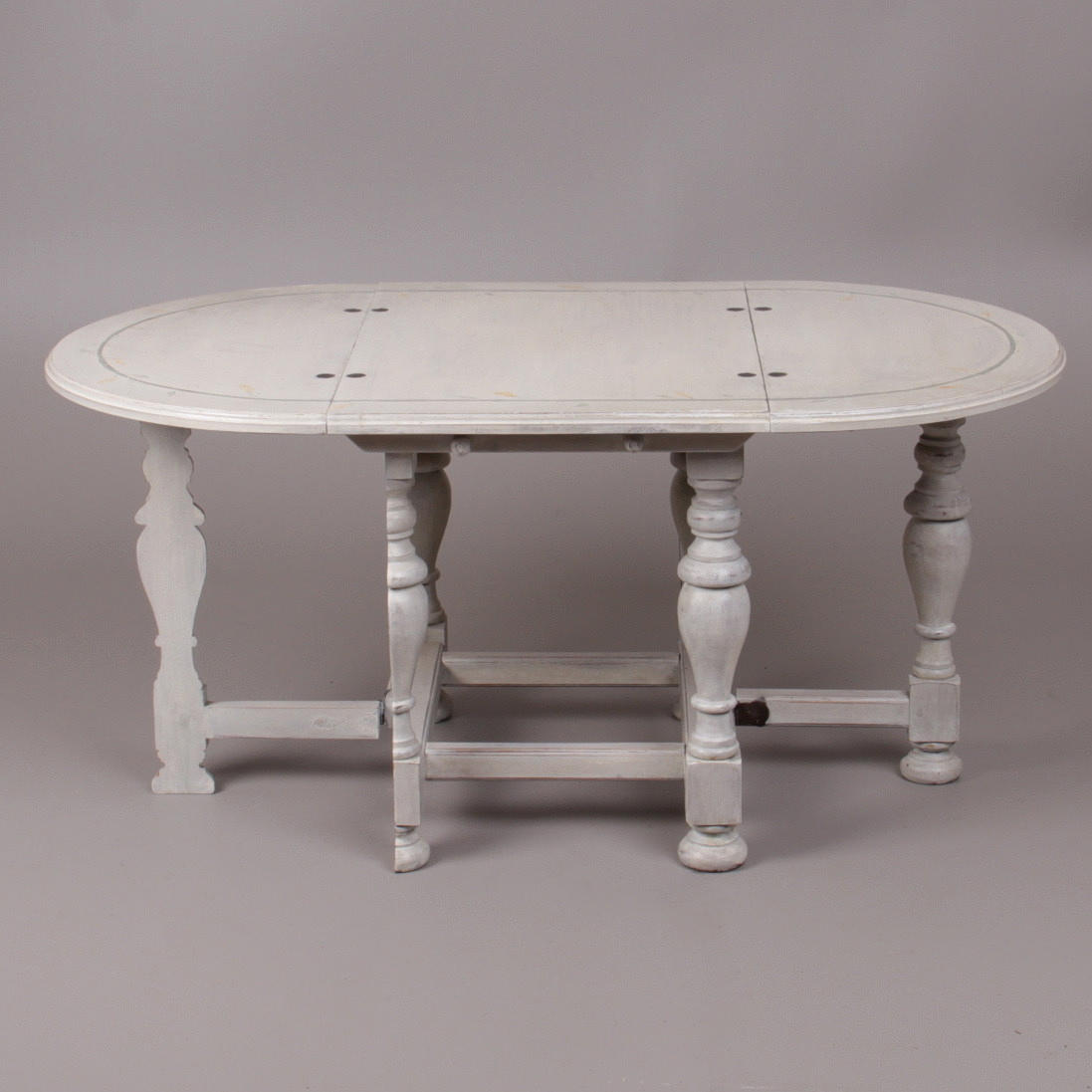 SLAGBORD, furu, Bryggeriets antik, Nyköping, samtida.