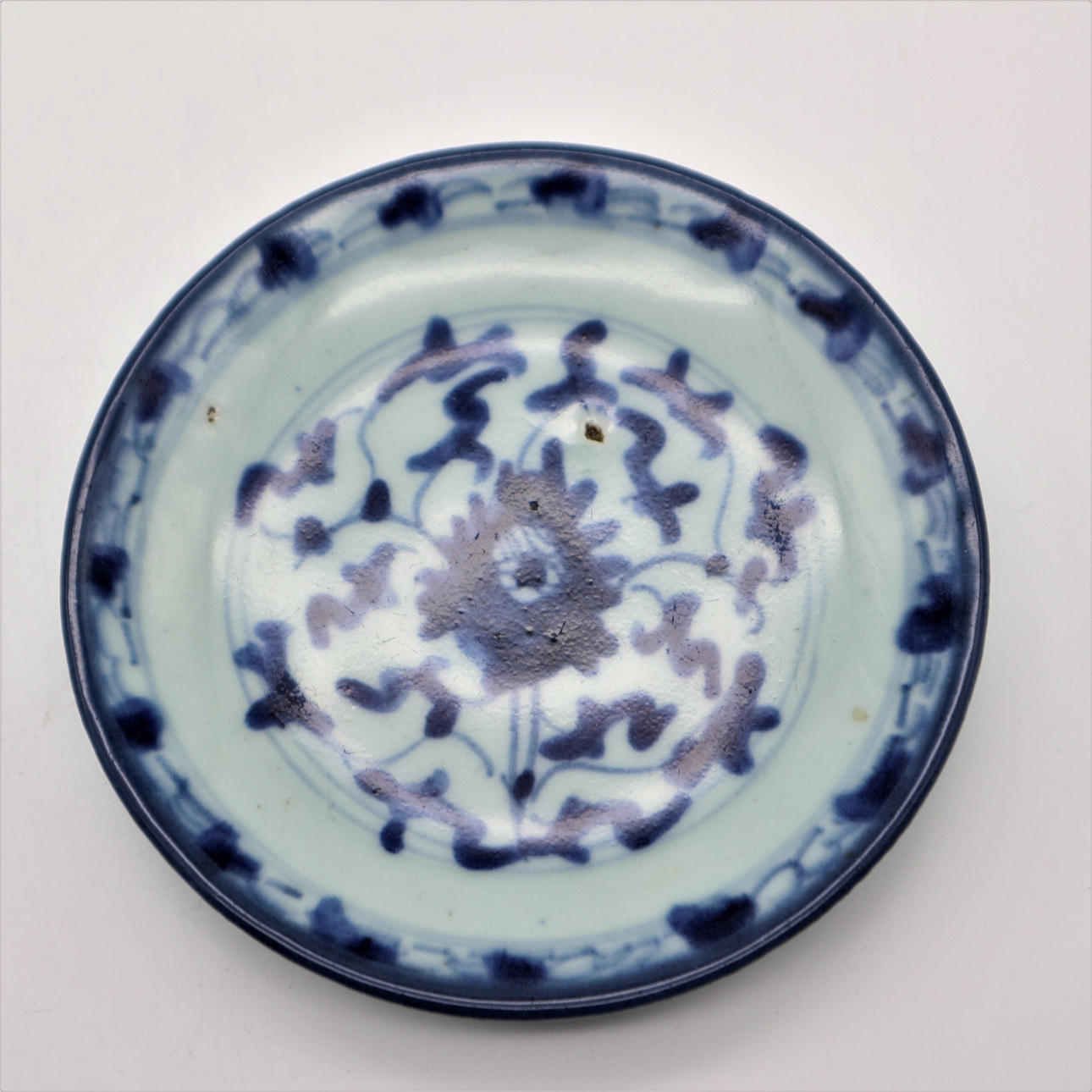 ANTIQUE CHINESE PLATE - HAND PAINTED.