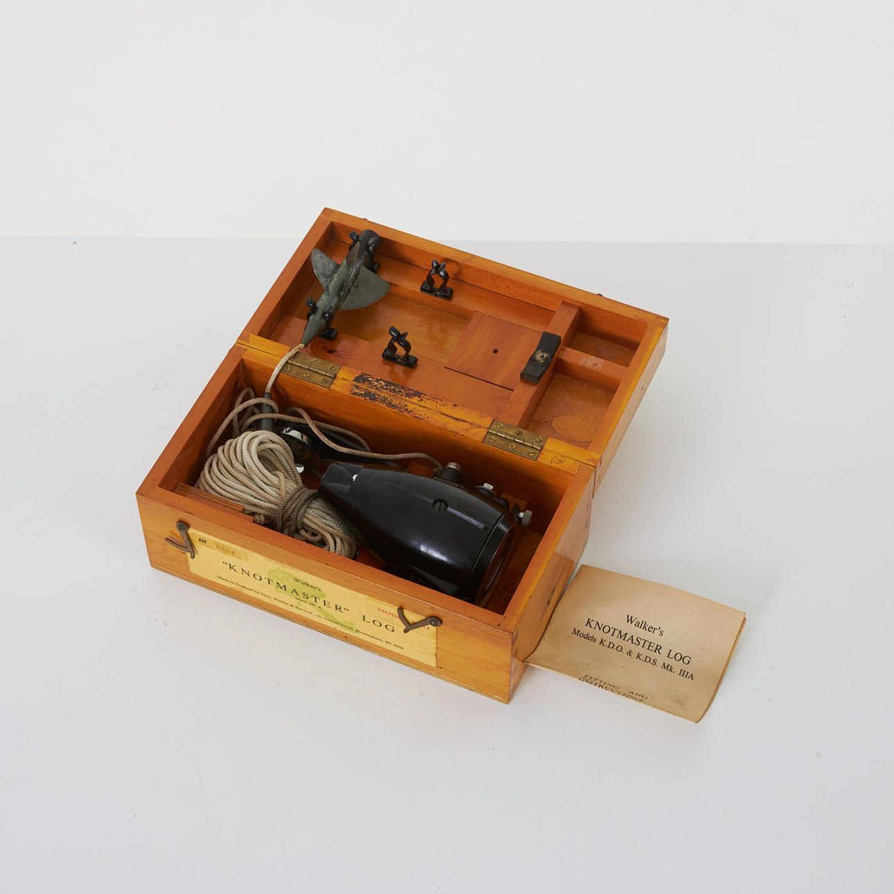 TRAILING LOG, Walker's Knotmaster Log model KDO with contemporary pamphlet.