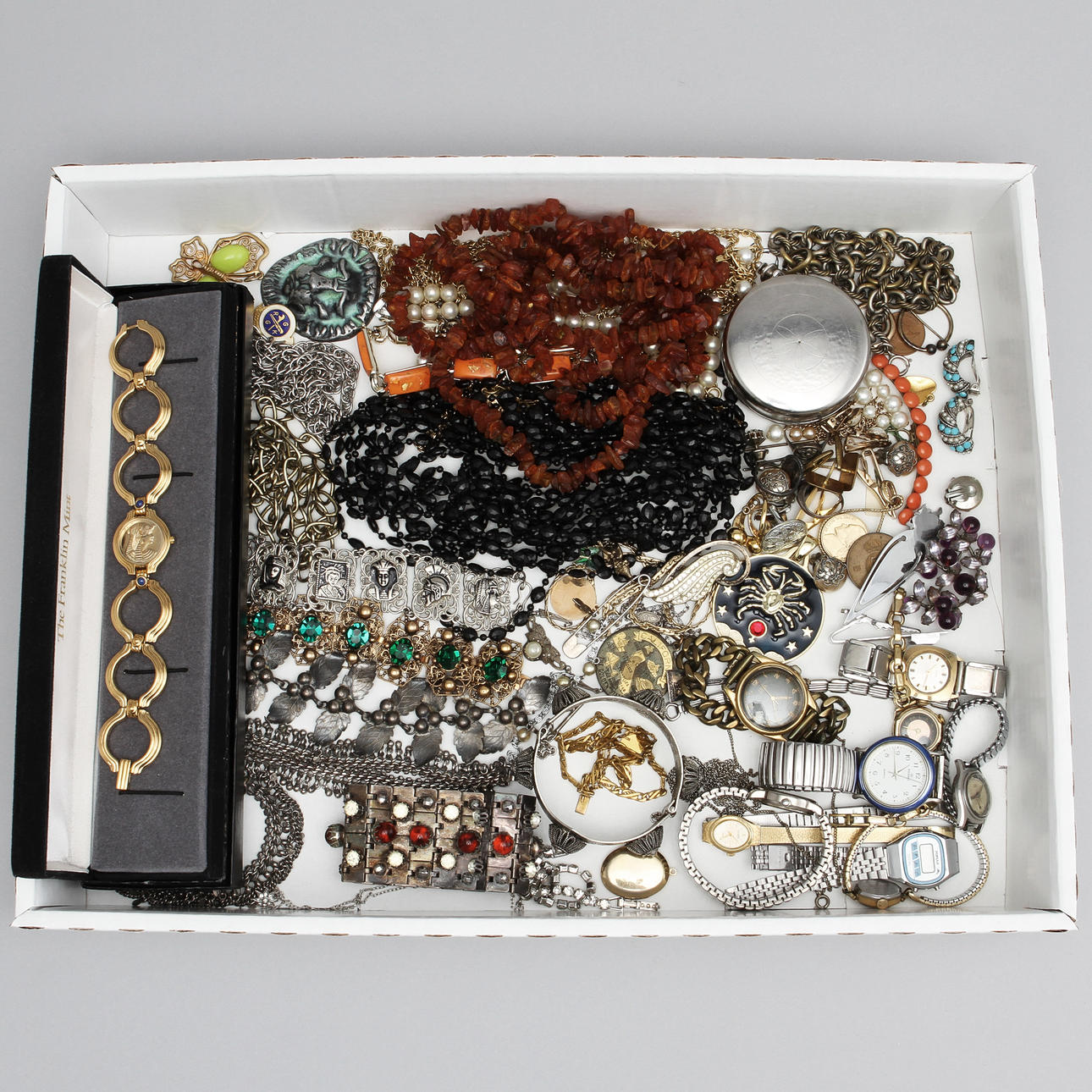 SMYCKEN, diverse bijouterier.